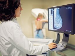 Tumore al seno e nutrizione. Ecco i tre fattori di rischio
