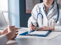 carenza di medici di famiglia in toscana foto ansa